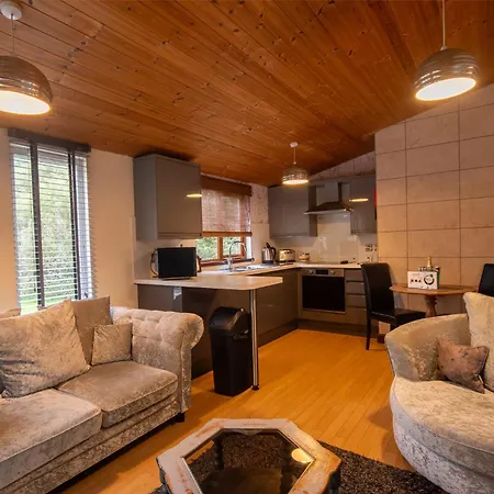 Britannia Petite Villa *