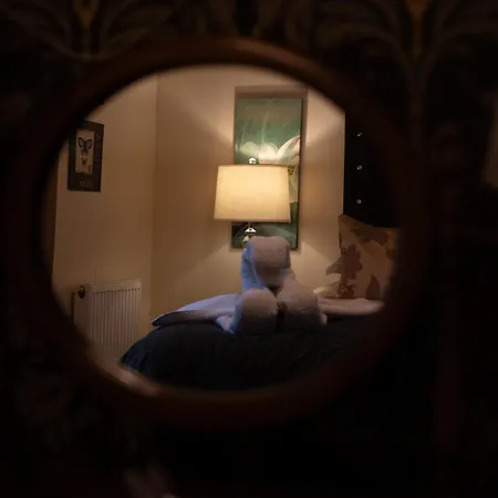 Britannia Petite * Selby