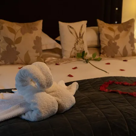 Britannia Petite Selby