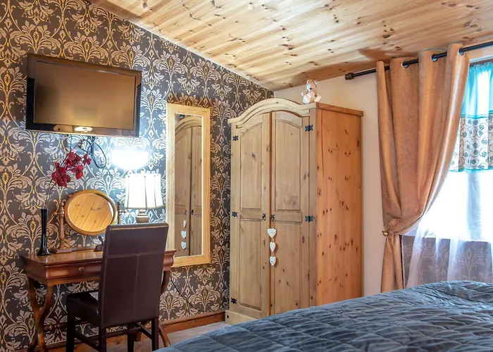 Britannia Petite - Still Rabbit - Hot Tub - Yorkshire Villa *