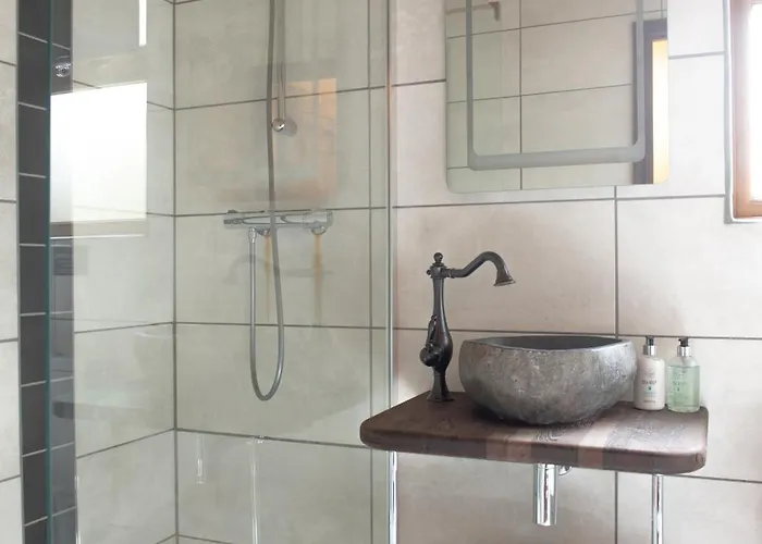 Villa Britannia Petite - Still Rabbit - Hot Tub - Yorkshire Selby